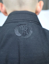 Load image into Gallery viewer, KIDS SILENT SHADOW JIU JITSU GI - BLACK (FREE WHITE BELT)