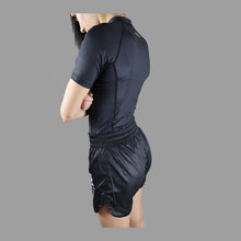 Load image into Gallery viewer, FEMALE - LIMITLESS 2.0 RASH GUARD - BLACK/WHITE
