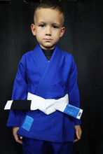 Load image into Gallery viewer, KIDS SILENT SHADOW JIU JITSU GI - BLUE (FREE WHITE BELT)