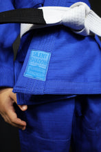 Load image into Gallery viewer, KIDS SILENT SHADOW JIU JITSU GI - BLUE (FREE WHITE BELT)