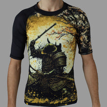 Load image into Gallery viewer, ADULTS - SAMURAI S/S RASH GUARD - GOLD/BLACK