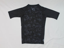 Load image into Gallery viewer, ADULTS BLACK CAMO S/S RASH GUARD - UNISEX (LIMITED STOCK)