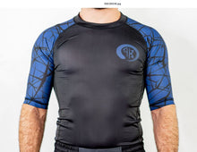 Load image into Gallery viewer, ADULTS RANKED WEBBED S/S RASH GUARD - UNISEX (LIMITED STOCK)
