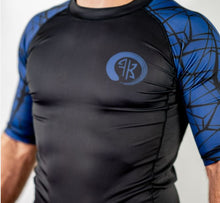 Load image into Gallery viewer, ADULTS RANKED WEBBED S/S RASH GUARD - UNISEX (LIMITED STOCK)