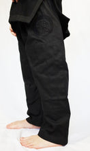 Load image into Gallery viewer, KIDS SILENT SHADOW JIU JITSU GI - BLACK (FREE WHITE BELT)

