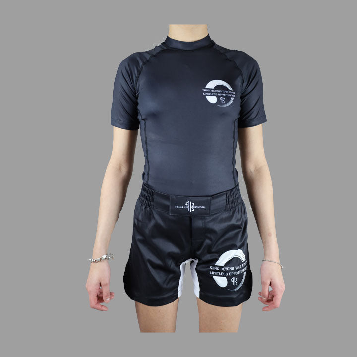 FEMALE - LIMITLESS 2.0 RASH GUARD - BLACK/WHITE