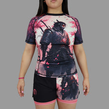 Load image into Gallery viewer, KIDS - SAMURAI S/S RASH GUARD- BLACK/PINK(UNISEX)
