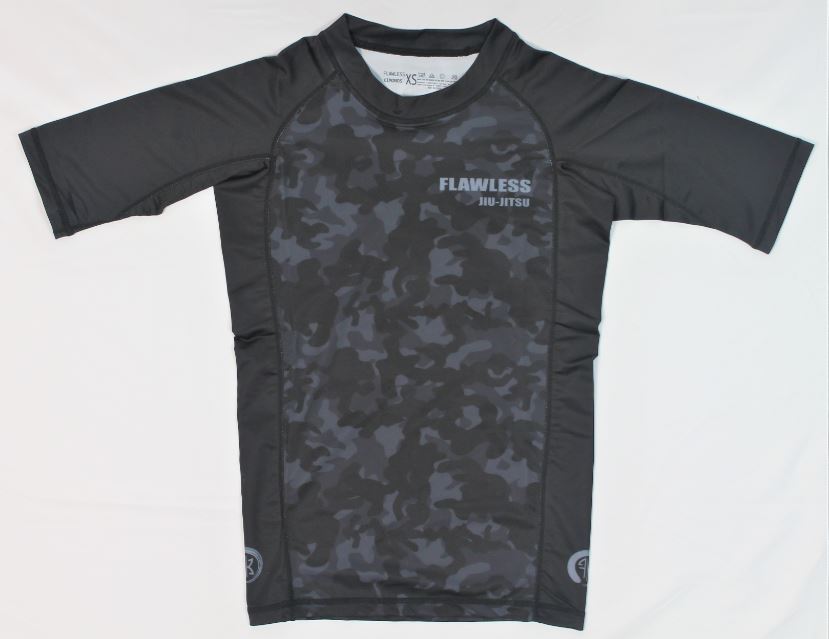 ADULTS BLACK CAMO S/S RASH GUARD - UNISEX (LIMITED STOCK)