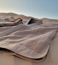 Load image into Gallery viewer, FLAWLESS 450 JIU JITSU GI - DESERT SAND
