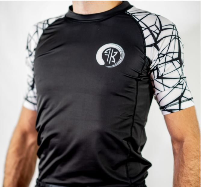 KIDS WEBBED S/S RASH GUARD - UNISEX