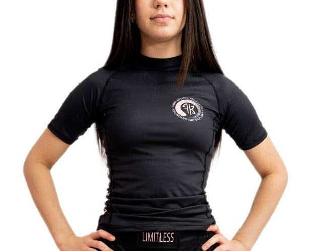 LIMITLESS S/S FEMALE RASH GUARD - BLACK/PALE PINK – Flawless Kimonos Inc.