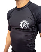 Load image into Gallery viewer, LIMITLESS S/S MEN&#39;S RASH GUARD - BLACK/WHITE (Limited Stock)
