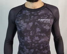 Load image into Gallery viewer, ADULTS BLACK CAMO L/S RASH GUARD - UNISEX
